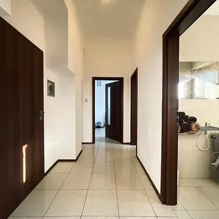 Krasny V Centru Piestan Apartment